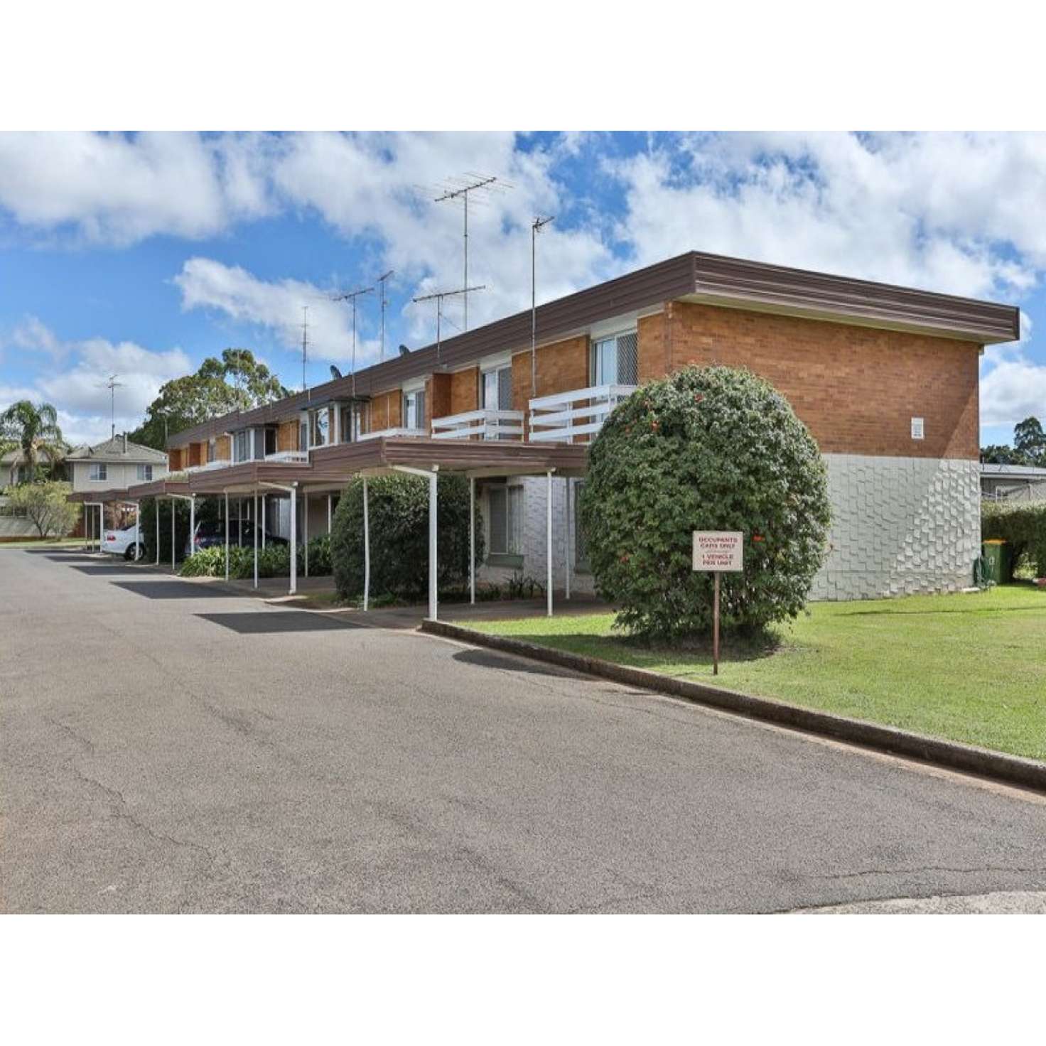 Floorplan of Homely townhouse listing, 8 & 9/9 Whitefriars Street, Rockville QLD 4350