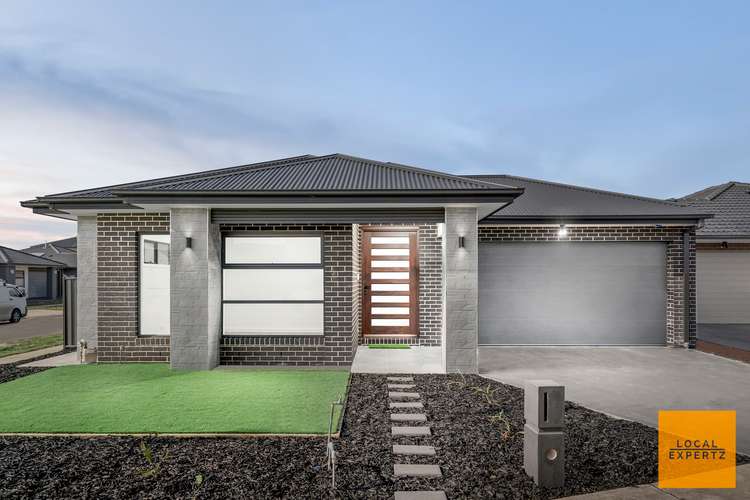 8 Roosevelt Drive, Rockbank VIC 3335