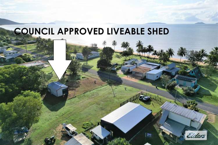 11 Taylor Street, Tully Heads QLD 4854