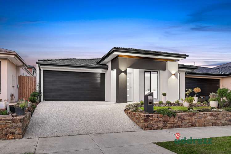 100 Picnic Avenue, Clyde North VIC 3978