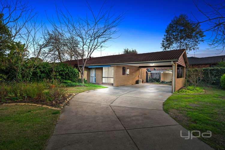 27 Dumbarton Circuit, Melton West VIC 3337