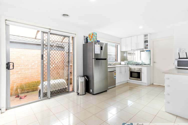 Fifth view of Homely house listing, 5 Emma Close, Drouin VIC 3818