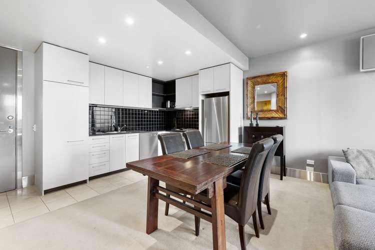 Fourth view of Homely apartment listing, 402/118 Russell Street, Melbourne VIC 3000