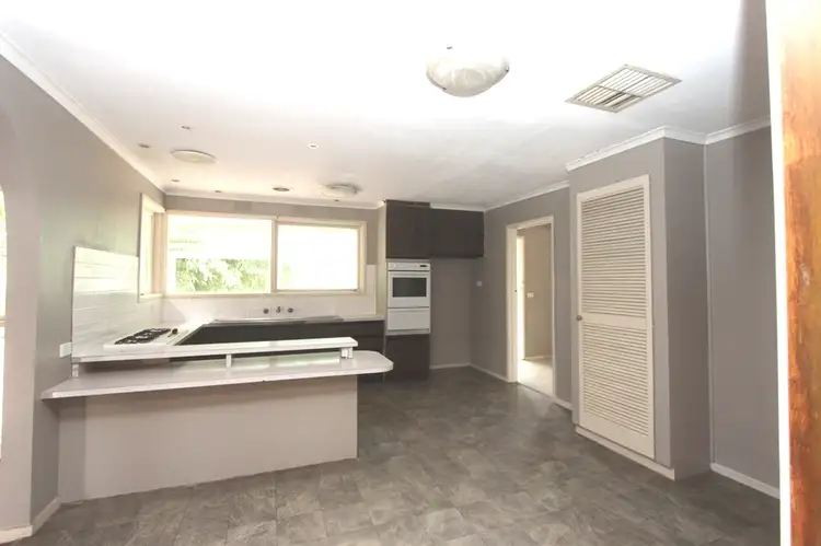Fifth view of Homely house listing, 10 Trafalgar Street, Albanvale VIC 3021