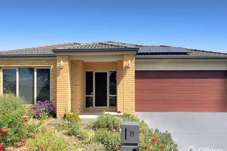 9 Aldous Place, Cranbourne North VIC 3977