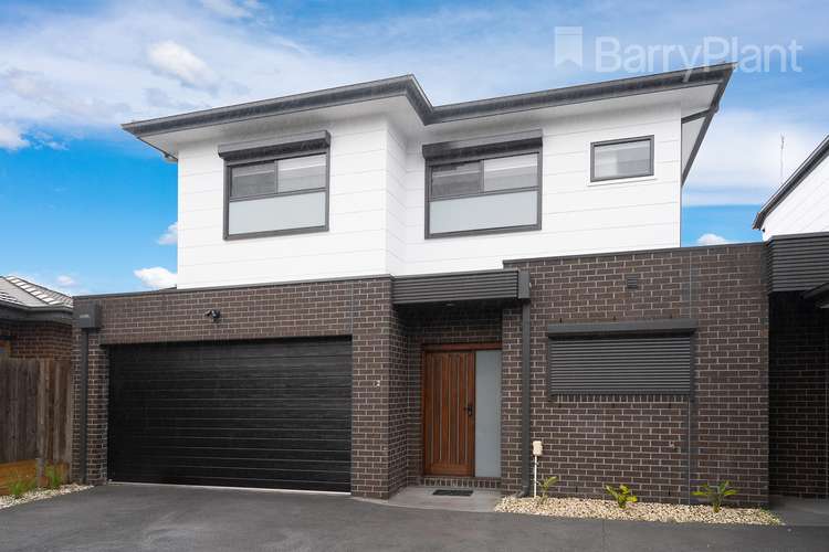 Main view of Homely townhouse listing, 2/4 Mattea Court, Reservoir VIC 3073
