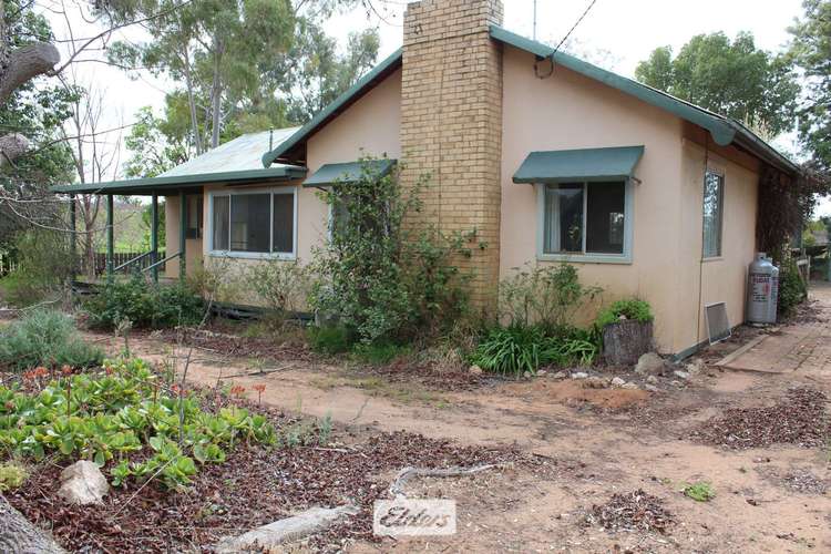 8634 Murray Valley Highway, Boundary Bend VIC 3599