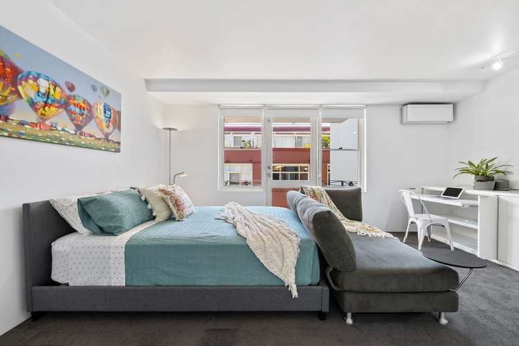 Main view of Homely studio listing, 11/165 Dowling Street, Woolloomooloo NSW 2011