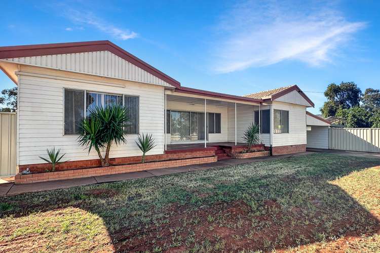 3 Woodiwiss Avenue, Cobar NSW 2835