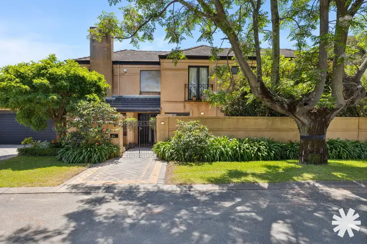 8 Carr Street