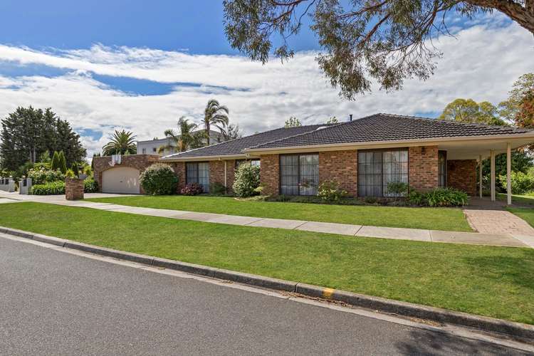 216 Burrowye Crescent, Keilor VIC 3036