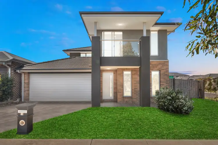 10 Parklea Way