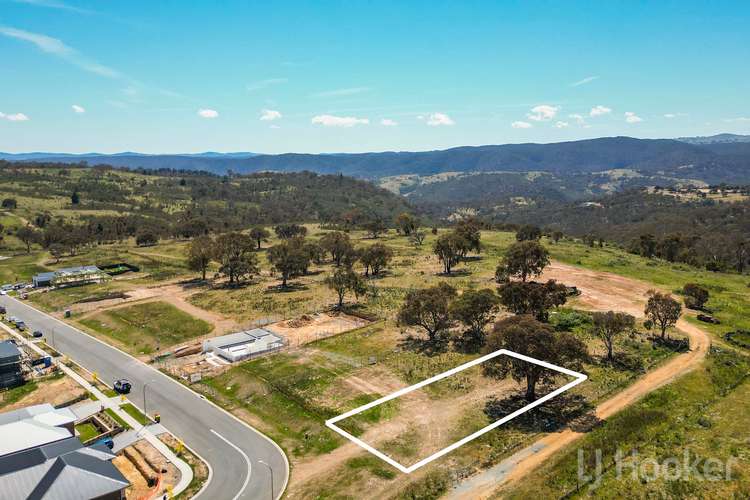 2 Chimney Rise, Googong NSW 2620