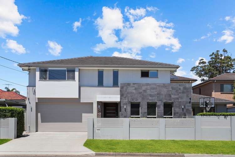 6 First Avenue, Toongabbie NSW 2146