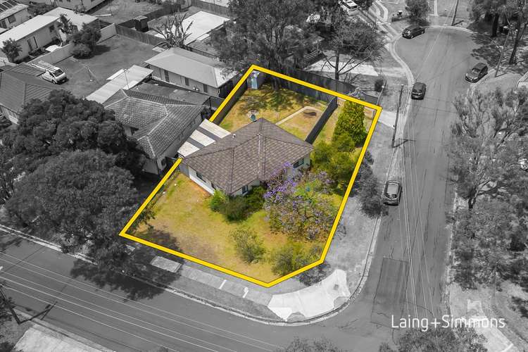 1 Tonga Place, Lethbridge Park NSW 2770