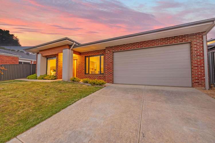 2 Ambience Place, Brown Hill VIC 3350