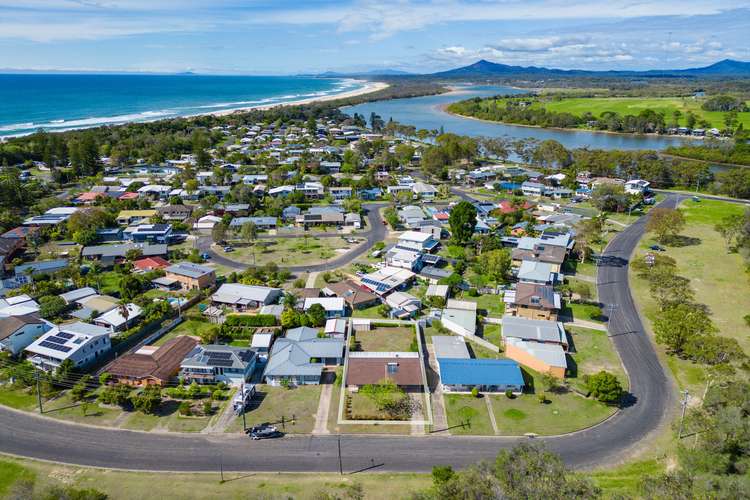 49 Beach Parade, Mylestom NSW 2454