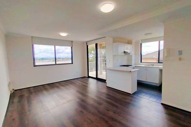 Main view of Homely unit listing, Level 3/52/31 Third Avenue, Blacktown NSW 2148