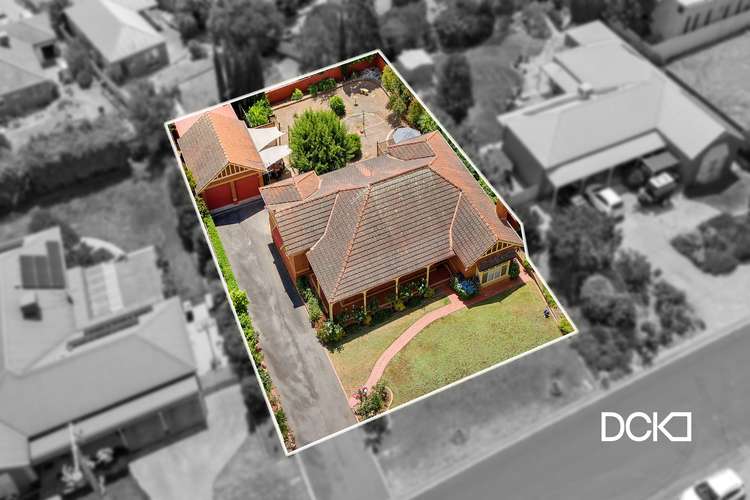 11 Erniold Road, Strathdale VIC 3550