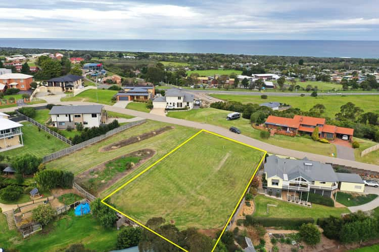 13 Sea-Lakes Close, Lakes Entrance VIC 3909