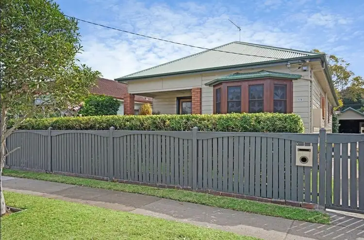19 Burnett Street