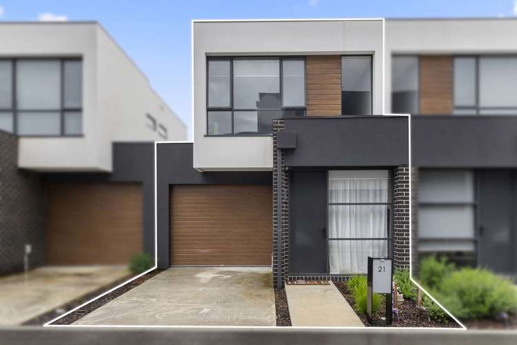 Main view of Homely townhouse listing, 21 Calibre Retreat, Keysborough VIC 3173