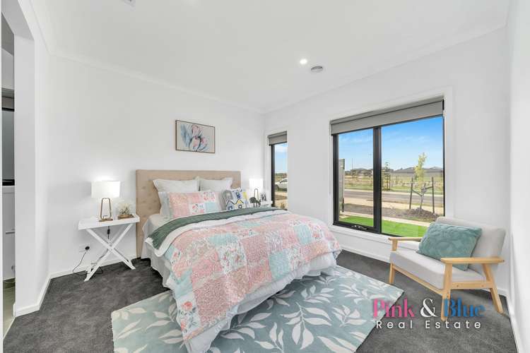 165 Lightsview Boulevard, Rockbank VIC 3335