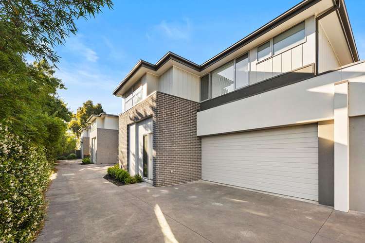 Main view of Homely townhouse listing, 2/105 Forest Street, Lake Wendouree VIC 3350