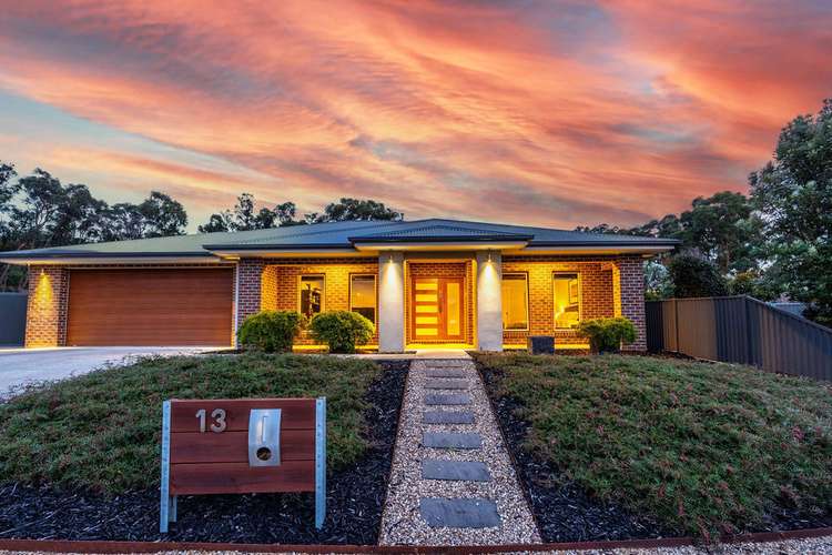 13 Greenhaven Court, Mount Clear VIC 3350