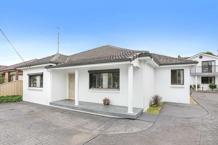 Main view of Homely villa listing, 1/12 Cowper Street, Fairy Meadow NSW 2519