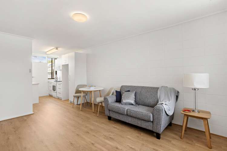 Main view of Homely unit listing, 2/39 Swan Walk, Chelsea VIC 3196