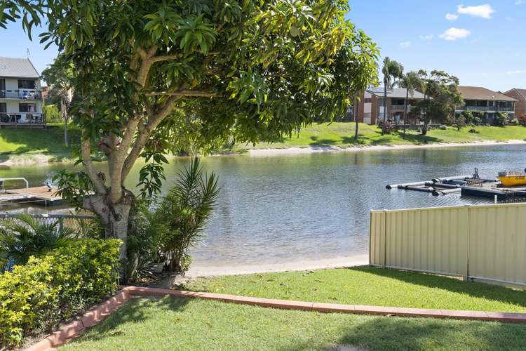 12 Helm Court, Mermaid Waters QLD 4218