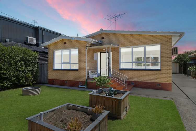 Main view of Homely house listing, 5 Maple Crescent, Bell Park VIC 3215
