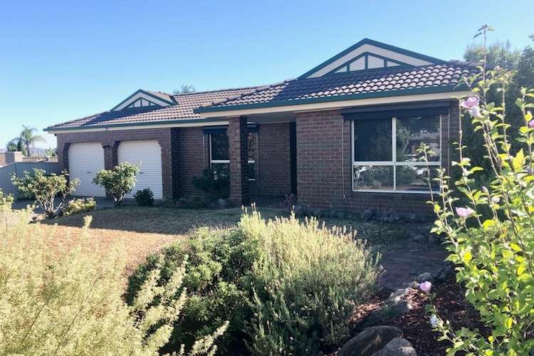 2 Falcon Circuit, Wodonga VIC 3690