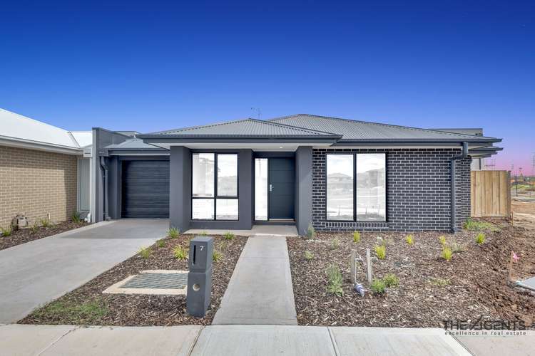 Second view of Homely house listing, 7 Venetian Way, Tarneit VIC 3029