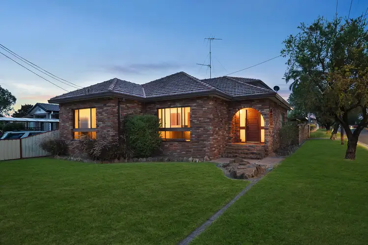 30 Endeavour Road
