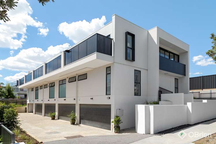Main view of Homely townhouse listing, 2/11 Epsom Road, Mordialloc VIC 3195