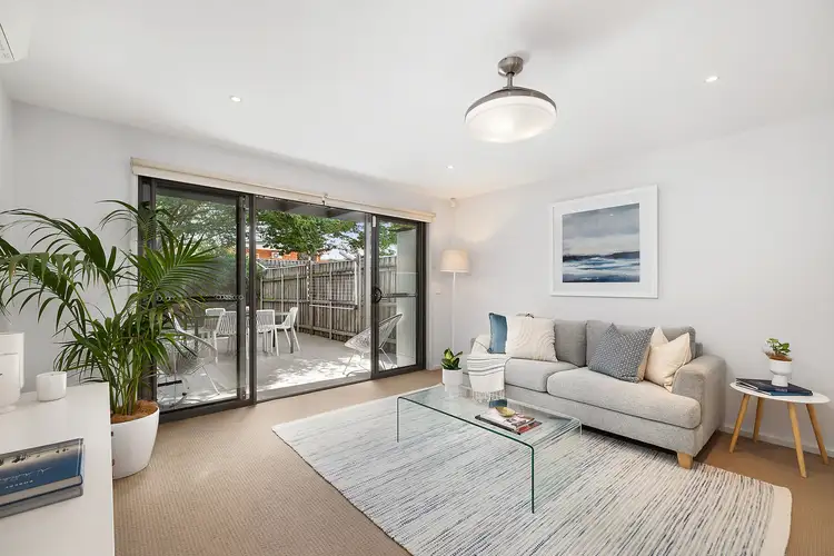 19/2 Archibald Street