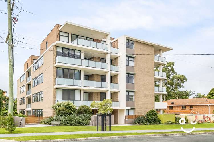 Main view of Homely unit listing, 4/12-14 New Dapto Road, Wollongong NSW 2500