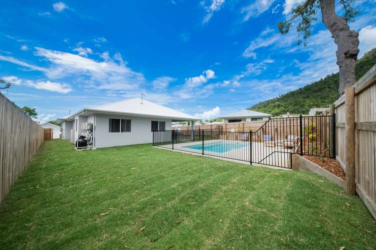 3 Reef Court, Cannonvale QLD 4802