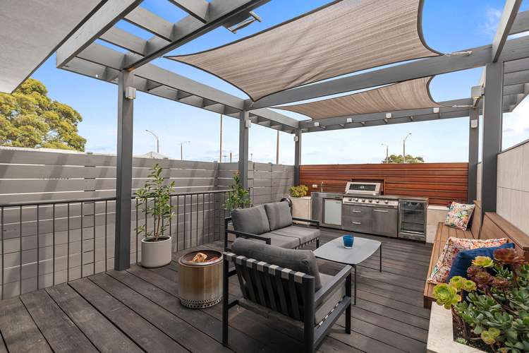 Main view of Homely townhouse listing, 16/1-5 Martin Street, St Kilda VIC 3182