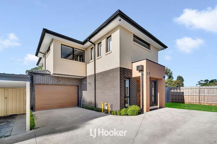 Main view of Homely townhouse listing, 2/4 Andrew Street, Hampton Park VIC 3976