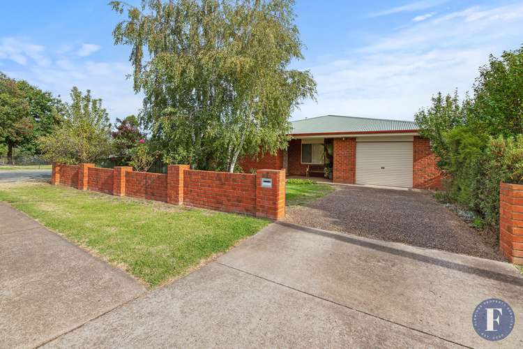 7 Patterson Avenue, Young NSW 2594