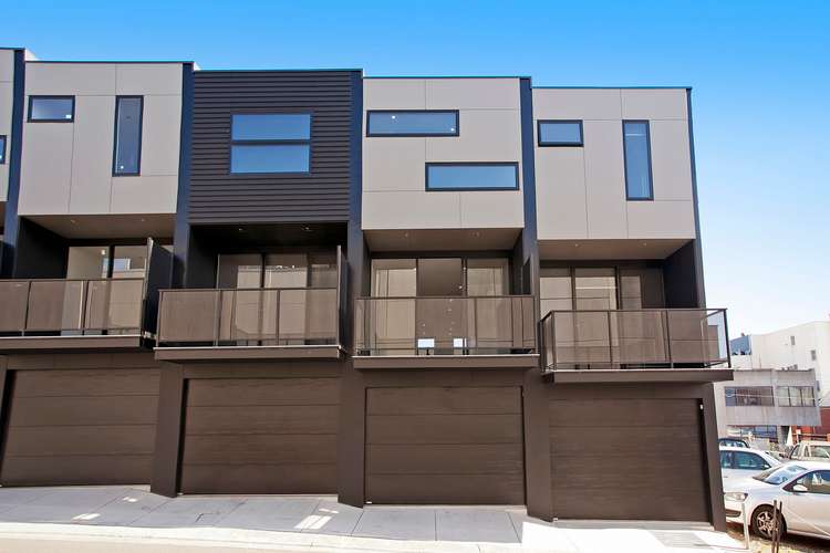Main view of Homely townhouse listing, 1/55 Little Ryrie Street, Geelong VIC 3220