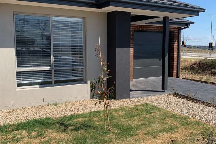45 Shell Close, Clyde North VIC 3978