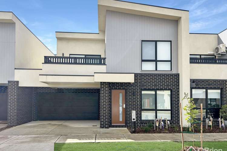Main view of Homely townhouse listing, 77 Fusion Circuit, Cranbourne West VIC 3977
