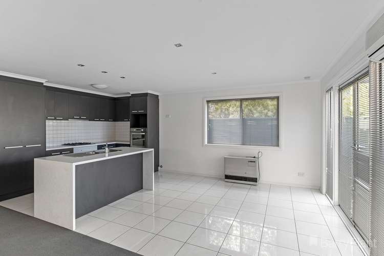 Fifth view of Homely house listing, 1/5 Chantelle Court, Kangaroo Flat VIC 3555