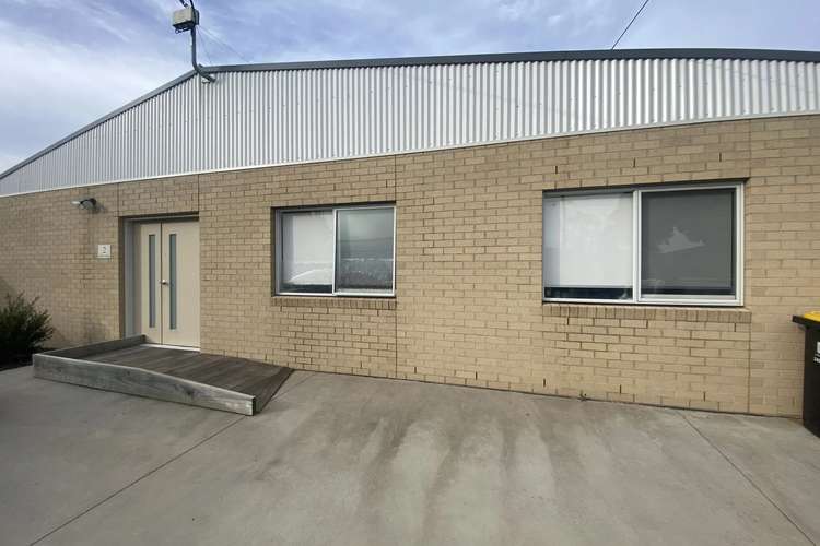 Main view of Homely unit listing, 2 Jeanette Street, Clayton South VIC 3169