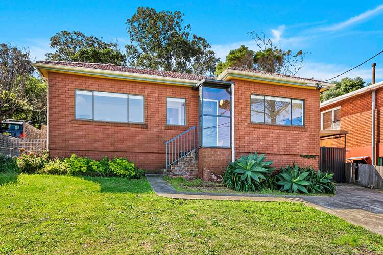 372 Northcliffe Drive, Lake Heights NSW 2502