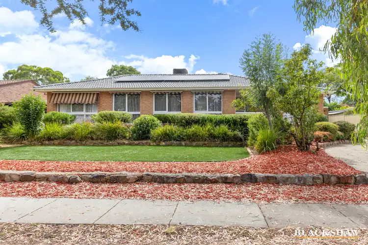89 Sternberg Crescent